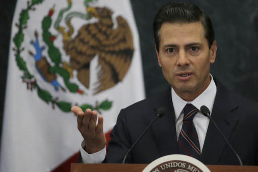 El presidente de Mexico Enrique Peña Nieto (foto de archivo del 4 de enero del 2017) declaró en la ciudad de México, el 11 de enero del 2017, que su país no pagará ningún muro fronterizo. (A ...