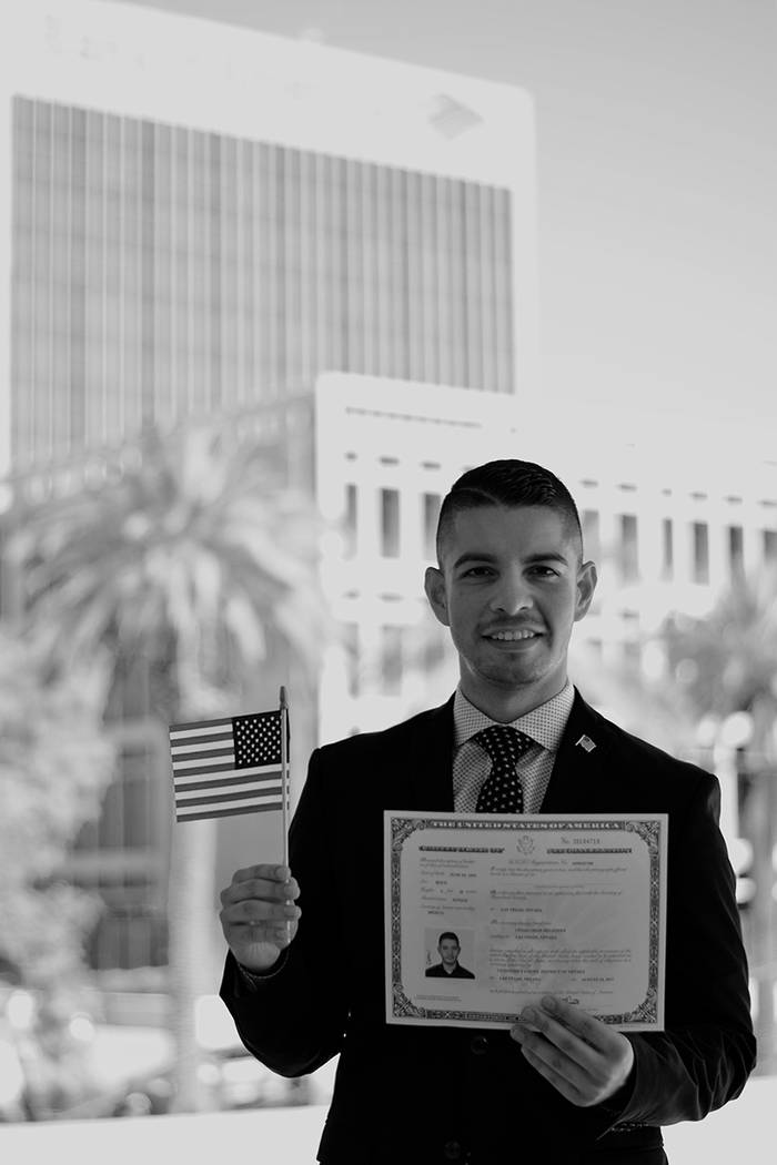 César solicitó y obtuvo su ciudadanía americana en el 2016, con 28 años de edad. | Foto Cortesía.