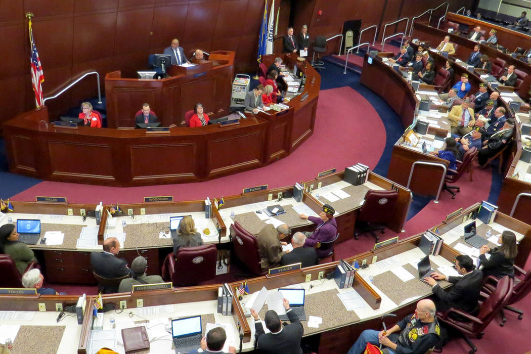 Asambleístas de Nevada trabajando en la sesión 79 de la Legislatura Estatal de Nevada, en 2017. Foto Anthony Avellaneda / El Tiempo.