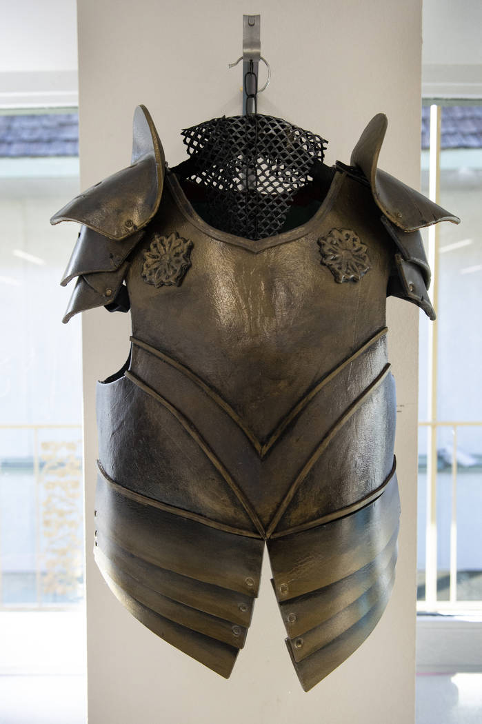 "Armor" de Christine Taylor está en exhibición en Core Contemporary Gallery en Las Vegas, el miércoles 12 de diciembre de 2018. Caroline Brehman / Las Vegas Review-Journal