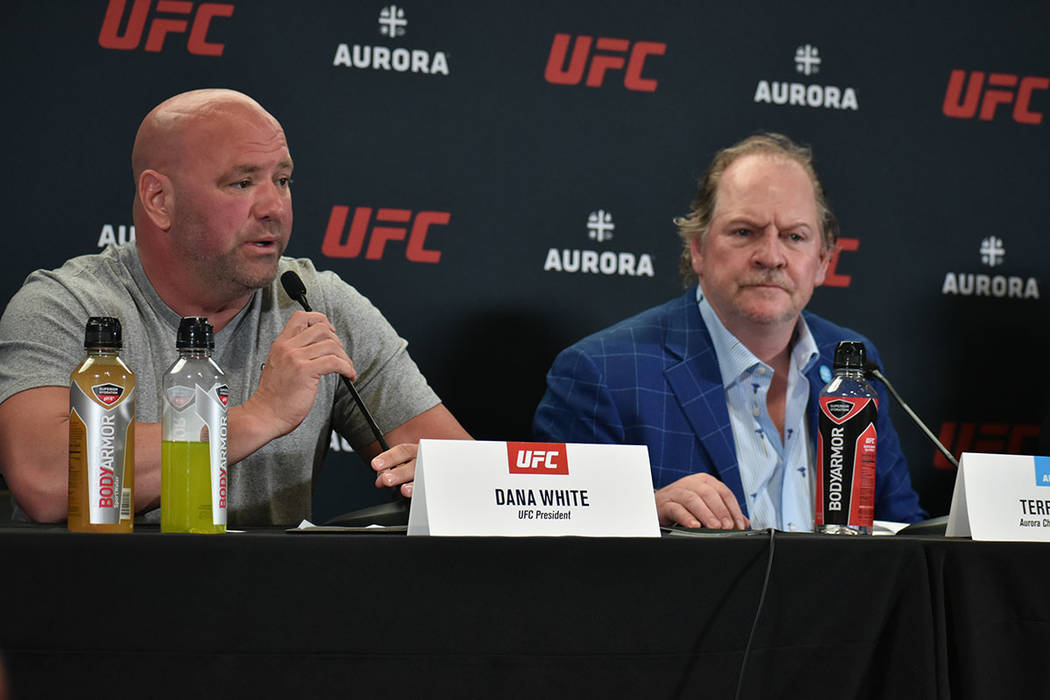 Representantes de UFC y Aurora Cannabis Inc. ofrecieron una conferencia de prensa para anunciar ...