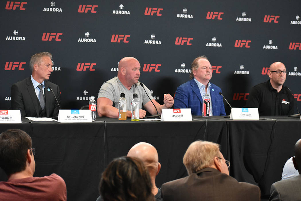 Representantes de UFC y Aurora Cannabis Inc. ofrecieron una conferencia de prensa para anunciar ...