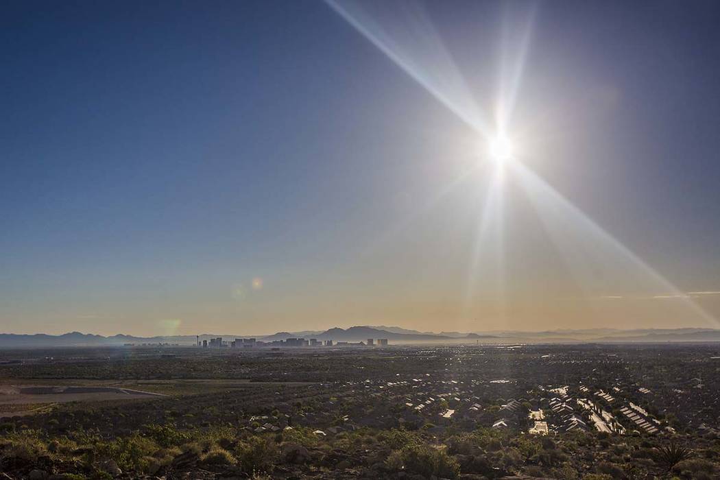 Una advertencia de calor excesivo estará vigente en el valle de Las Vegas desde las 8 a.m. del ...