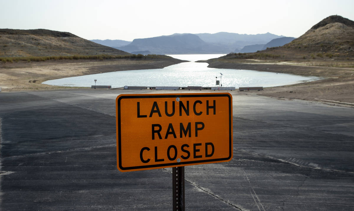 Un cartel sobre prohibición de embarques en el Lake Mead National Recreation Area el martes 17 ...