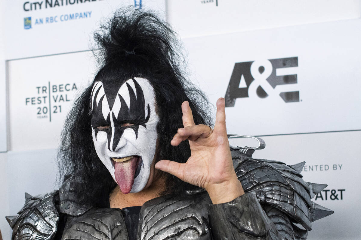 Gene Simmons, de Kiss, asiste al estreno de "Biography: KISStory" durante el 20th Tribeca Festi ...