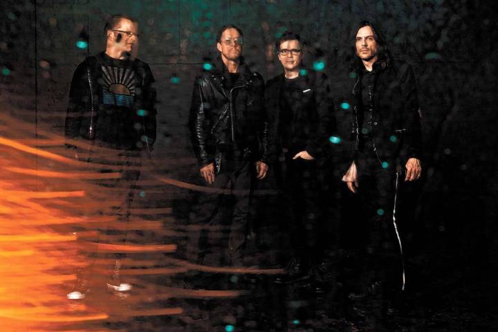 Weezer ofrecerá un concierto gratuito afuera de T-Mobile Arena en enero, un inicio de CES. [Fo ...