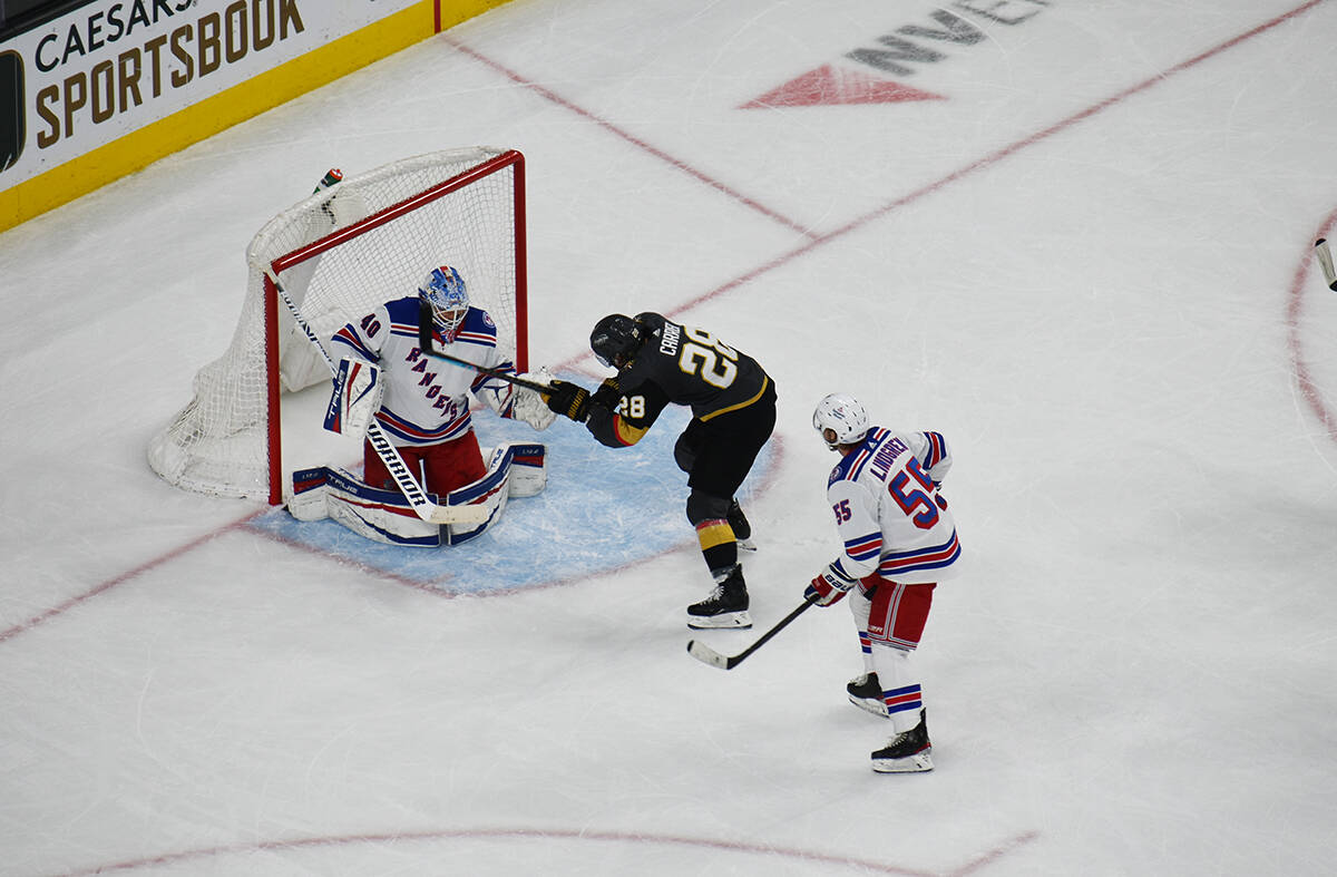 Vegas Golden Knights derrotó por 5-1 a NY Rangers en un partido de hockey de la NHL disputado ...