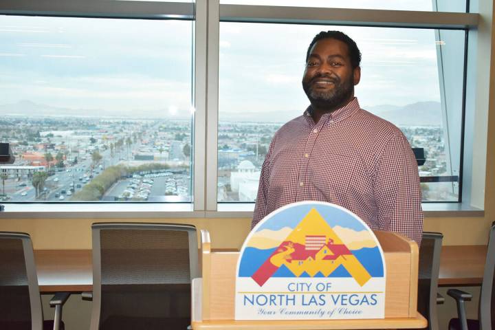 El director de Utilidades del Ayuntamiento de North Las Vegas, Tom Brady, durante una reunión ...